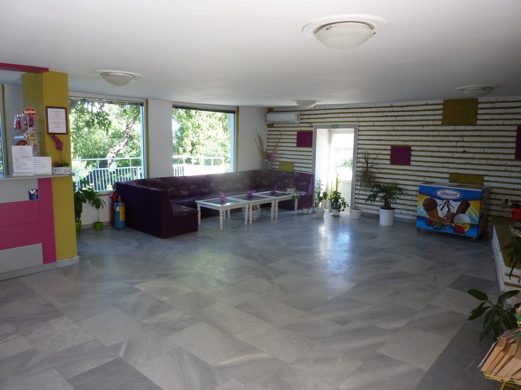 Hotel Zarya Goldstrand Exterior foto